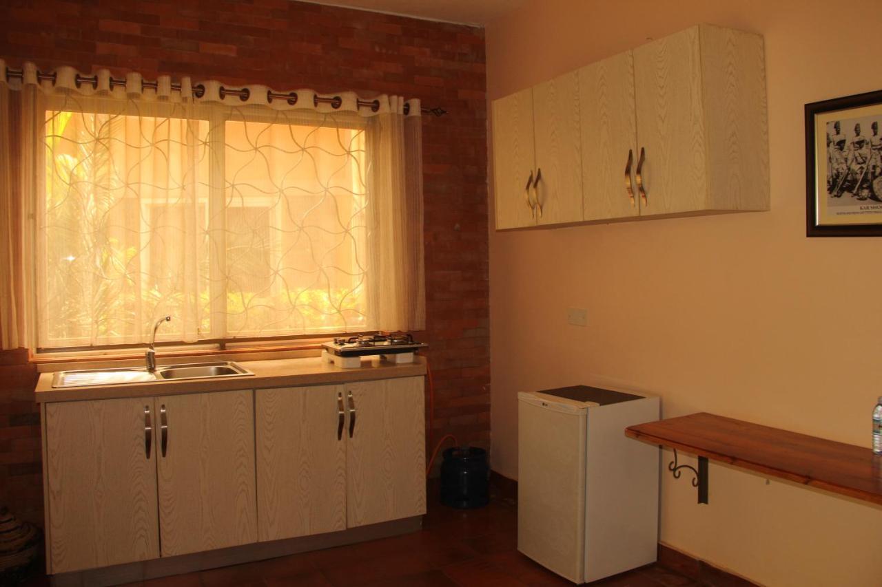 Saltek Forest Cottages Masindi Экстерьер фото