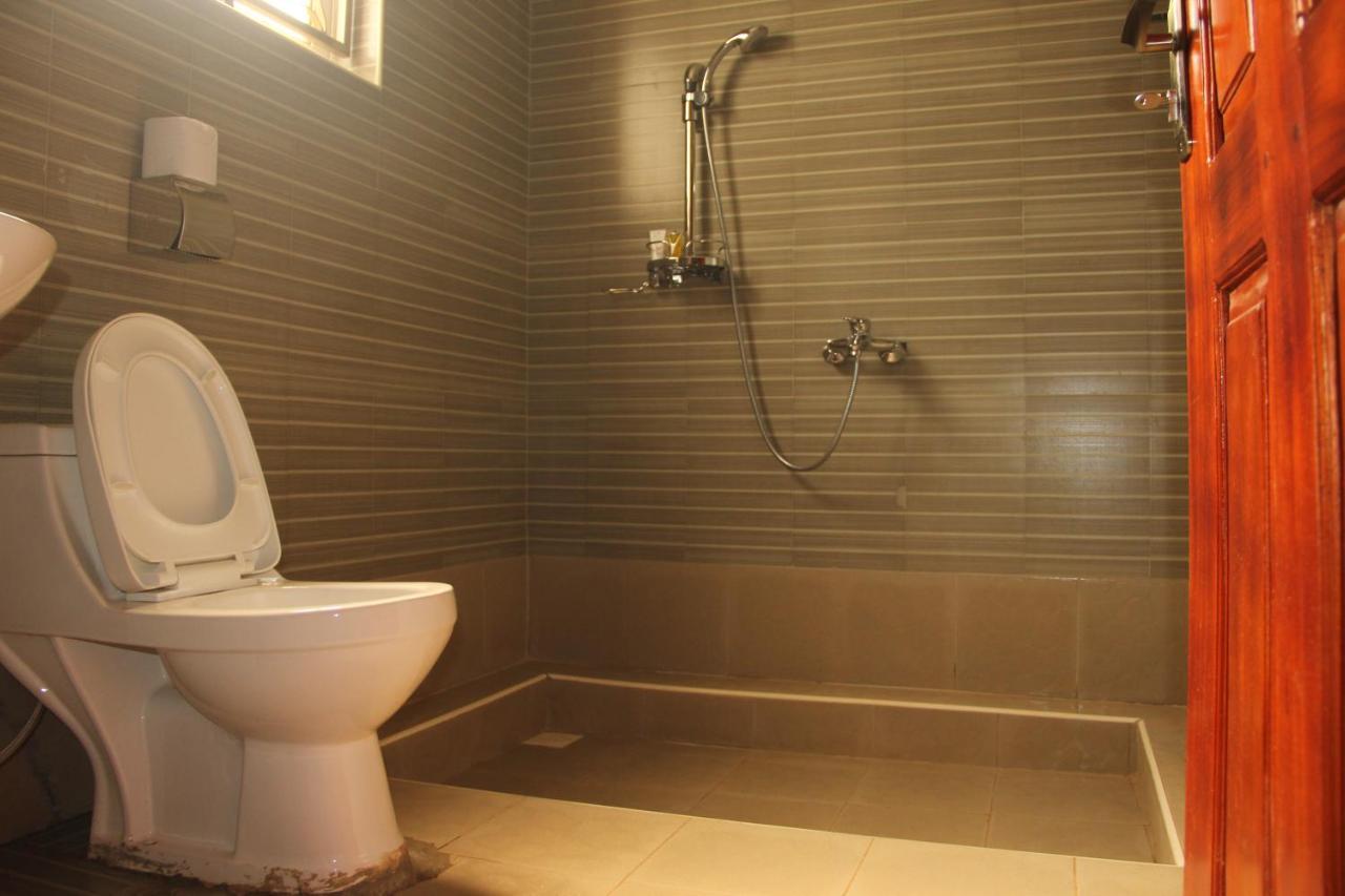 Saltek Forest Cottages Masindi Экстерьер фото