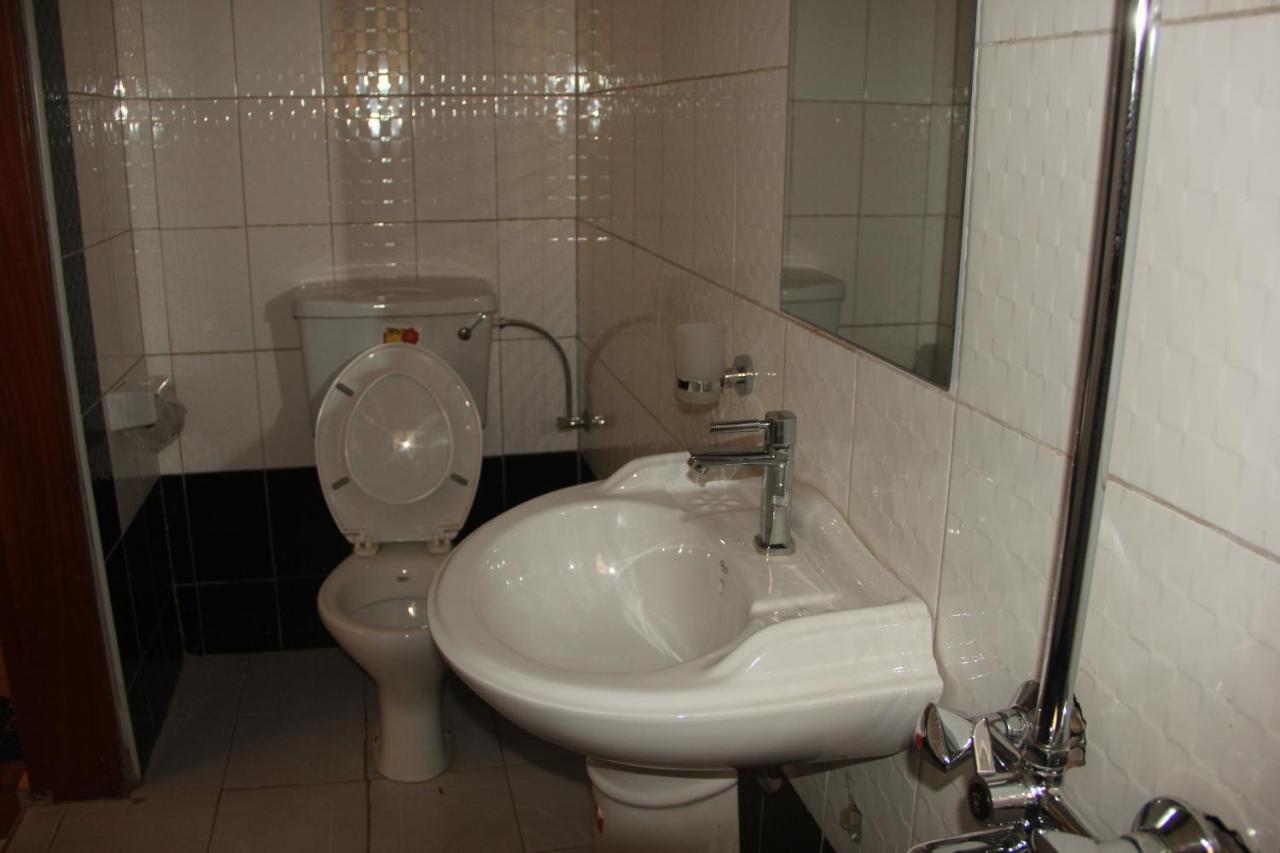 Saltek Forest Cottages Masindi Экстерьер фото