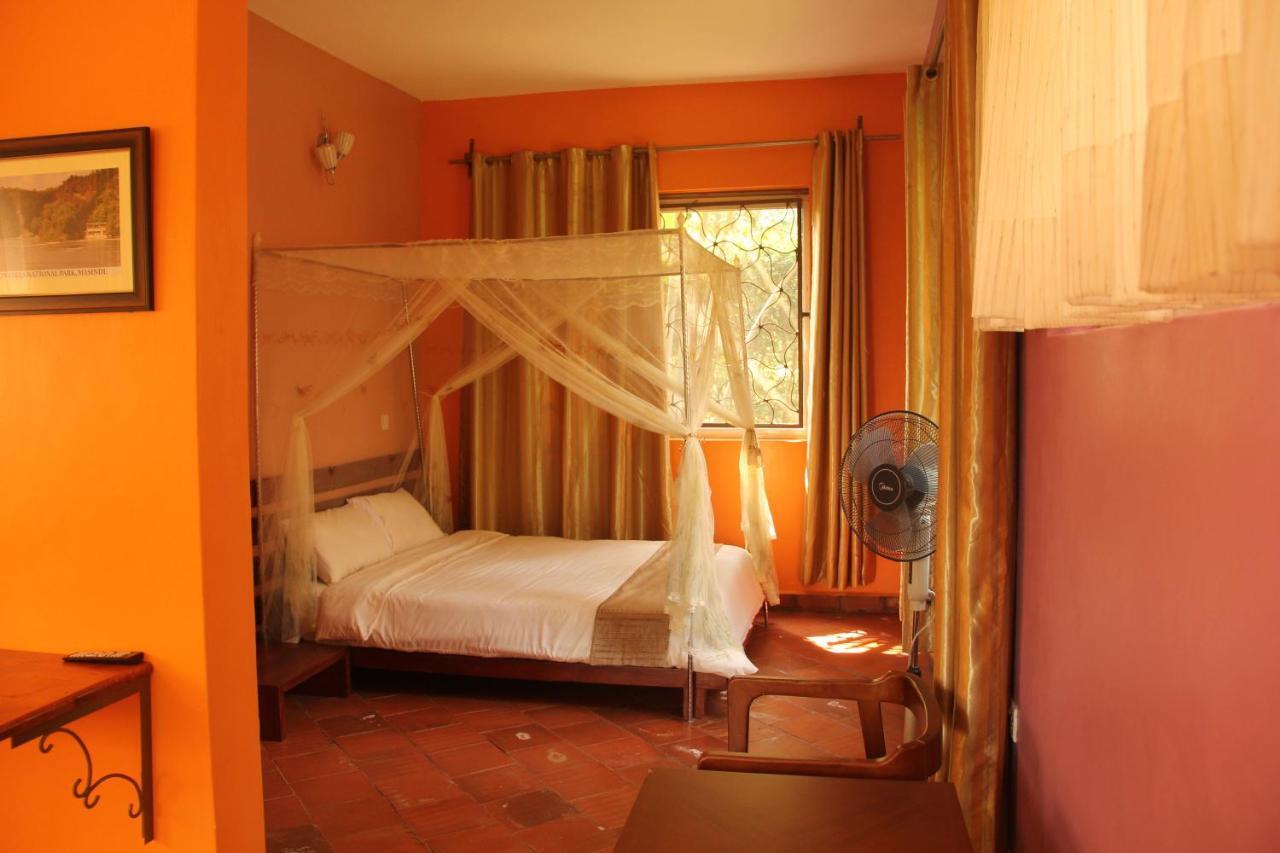 Saltek Forest Cottages Masindi Экстерьер фото